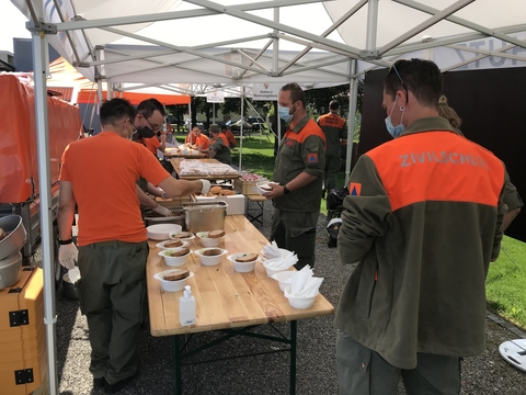 Schutzkonzept auch bei der Essensausgabe