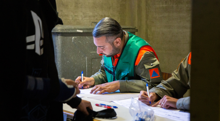 Aufnahme der Kontaktdaten bei der Zivilschutzanlage