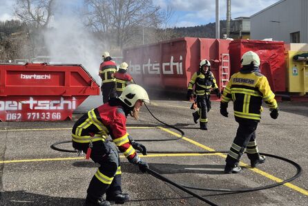 Einführungskurs Neueingeteilte der Feuerwehr mit Unterstützung des Zivilschutzes